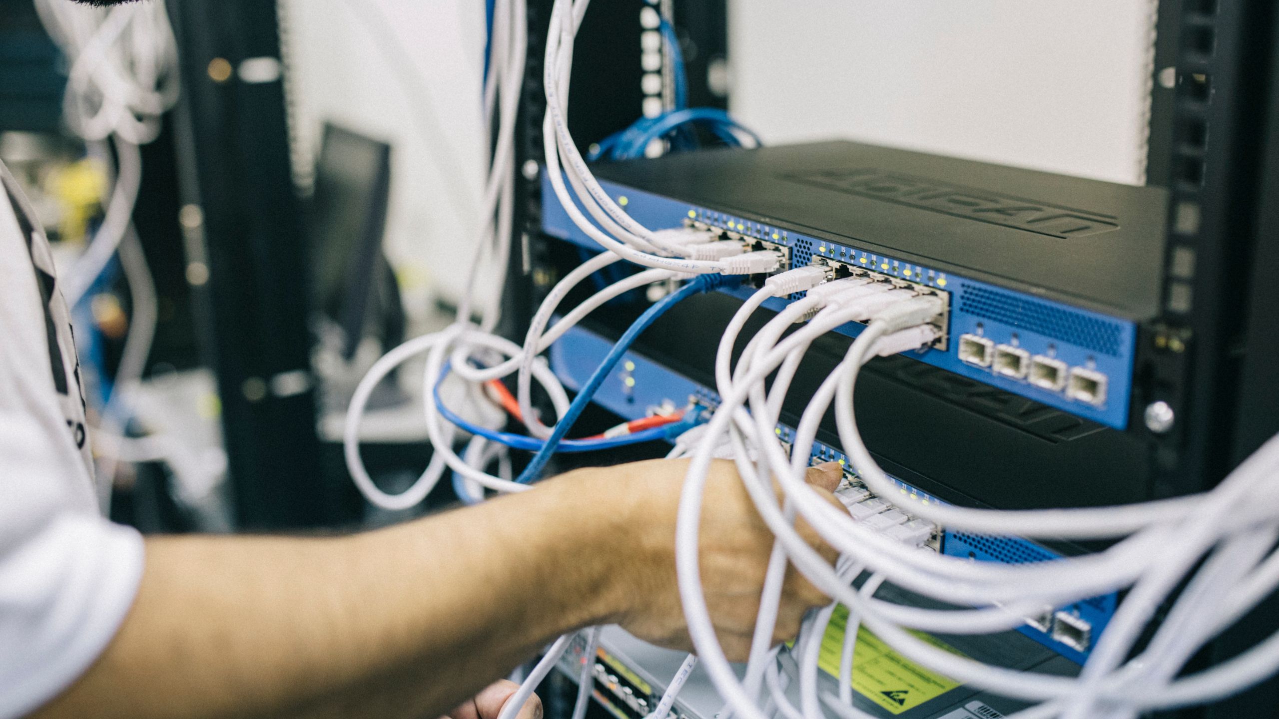 mWave technician providing on-site IT support in Redding